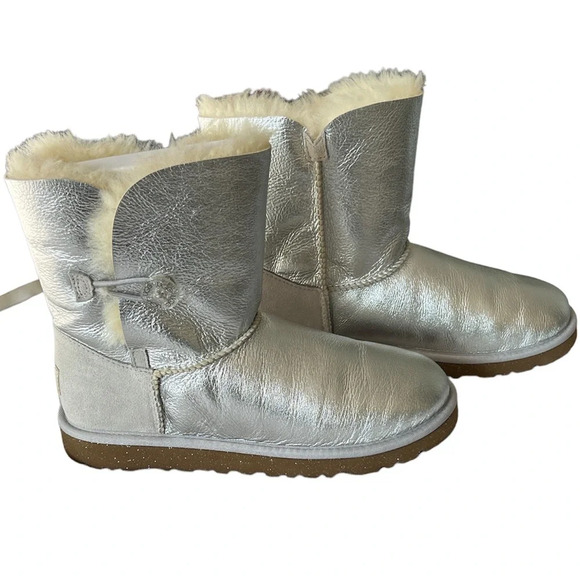 UGG Silver Glitter Metallic Bailey Boots Leather Shearling Fur Button Si… - Picture 2 of 10